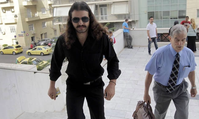 Κάθειρξη 20 ετών αντιμετωπίζει ο Μπαρμπαρούσης – Οδηγήθηκε στον ανακριτή (βίντεο)